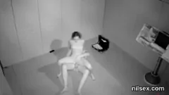 Reproduzir Ninfomaníaca safada tem a bunda fresada em uma estranha sessão de terapia de asilo com ação na garganta e na bunda