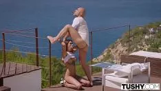 Reproducir Sexo en Italia en la terraza con una puta y su amante coño