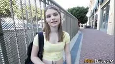 Reproduzir Ele a encanta com belas palavras até que ele a leva para casa e transa com ela