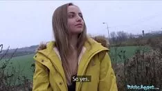Redare Ea doreste sa suga pula unui barbat pana cand sperma va curge pe sanii ei mari si usor se scurge pe clitorisul micut