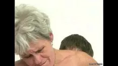 Jouer Baba si sta preparando per il sesso con il vicino di 18 anni