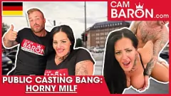 Reproduzir Chubby pornstar Ashley Cumstar's Wet & Wild Public Fuck com um jovem pau
