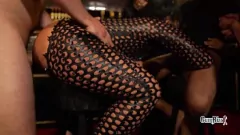 Abspielen Halloween-Leckerbissen: BBW MILF Gangbang Creampie Orgie in Amsterdam