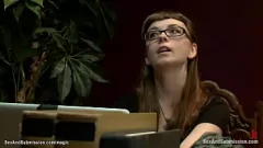 Jouer Barare la rossa milf presentata e fottuta approssimativamente nella fantasia BDSM
