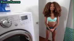 Oynat Curvy Ebony üvey kız kardeşi, samimi POV karşılaşmasında iner ve kirlenir