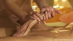 Jouer Massage indien érotique: frottement d'huile apaisant pour les amoureux